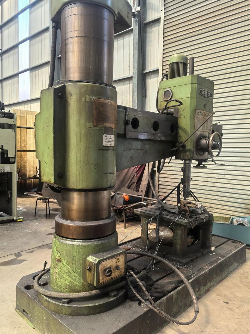 二手設備推薦 中捷3063搖臂鉆，安裝少用，八成新質優價廉