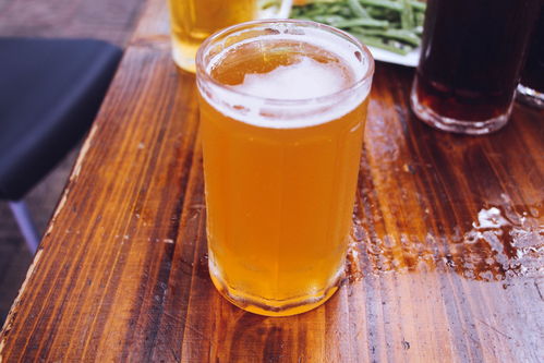 扎啤免費(fèi)喝！樂(lè)山老板豪氣請(qǐng)客，酒精飲料全免引熱議